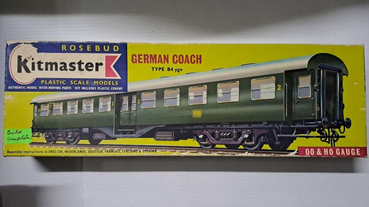 Model Trains HO 1 x Kitmaster - German Coach Type B4 - Build Kit. (See Pictures)