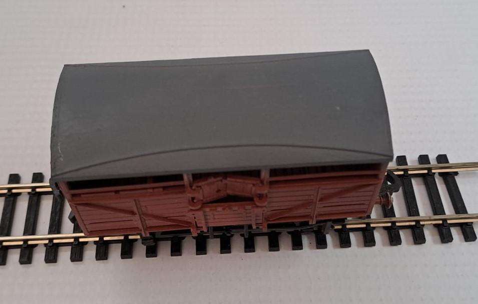 Model Trains HO 1 x Airfix - Cattle Wagon 8 Ton Built. (Plastic, see Pic's)