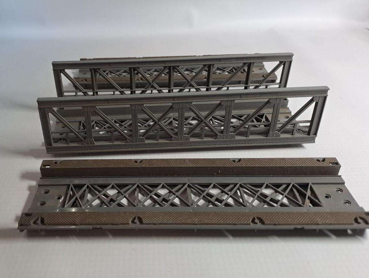 Model Trains HO 1 x Bag of 3 Plastic single bridges. See pics.