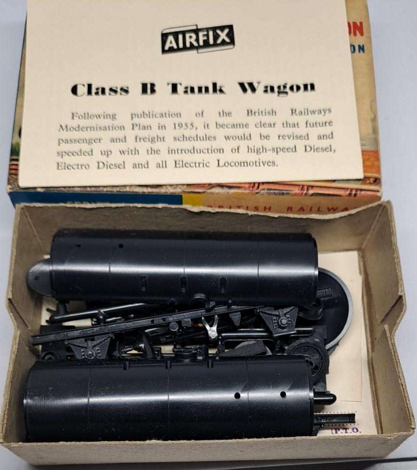 Model Trains HO 1 x Airfix - B.R. Tank Wagon Construction Kit. (Plastic, see Pic's)