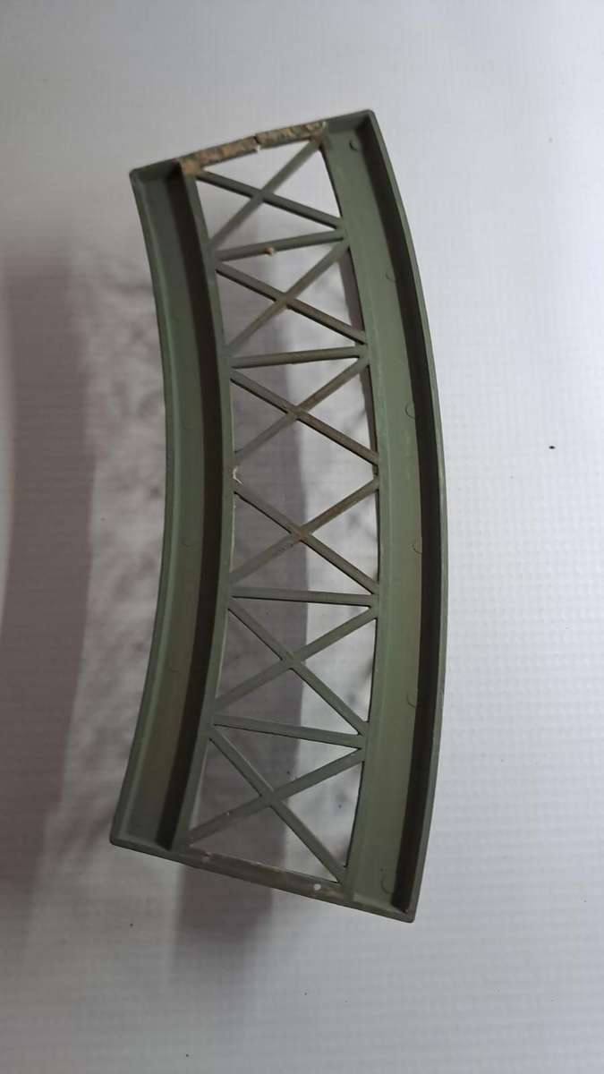 Model Trains HO 1 x Curved single bridge. (Plastic, see Pic's)
