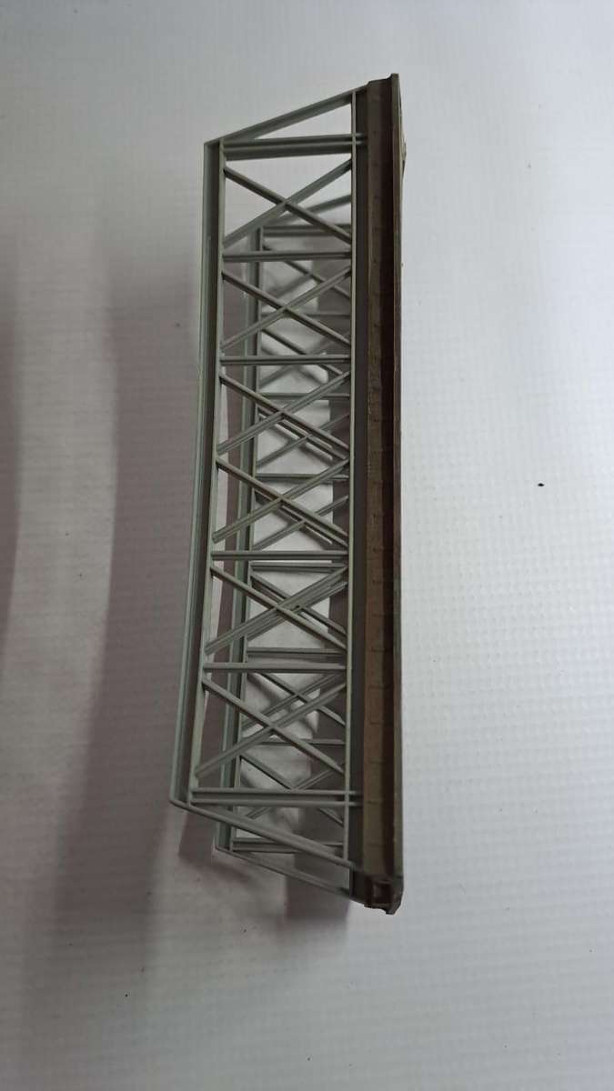 Model Trains HO 1 x Curved single bridge. (Plastic, see Pic's)