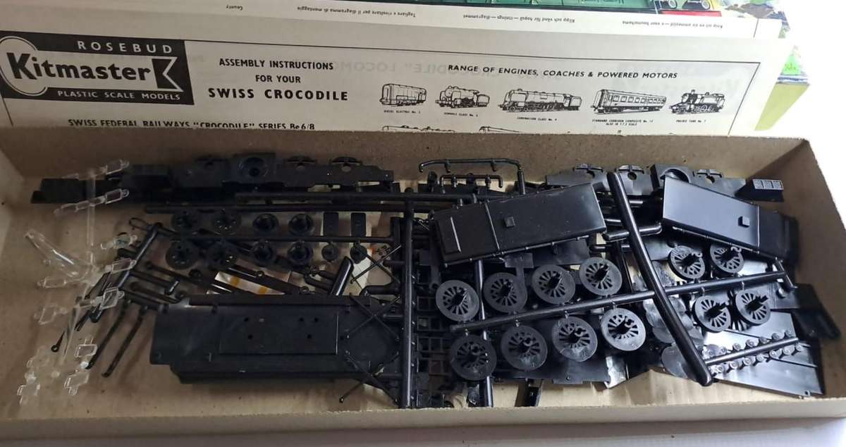 Model Trains HO 1 x Kitmaster - Giant Swiss Crocodile -Plastic Kit. (See Pics) (Not motorized)