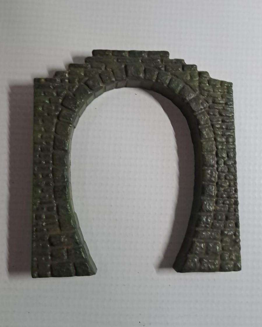 Model Trains HO 1 x Plastic single tunnel entrances. See pics.