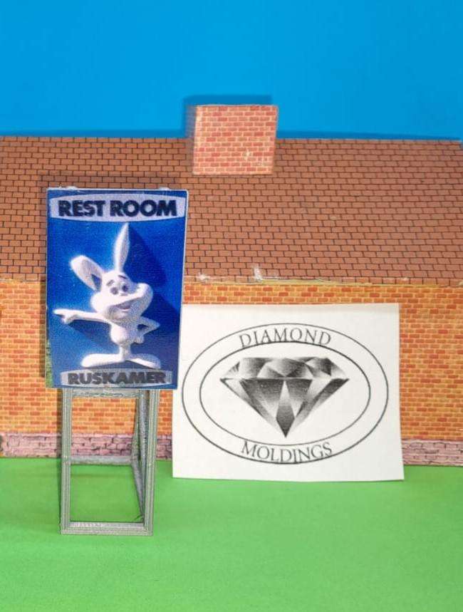 Model Trains HO 1 x Billboard 1974 + Caltex Restroom - 30mm x 41mm x 82mm