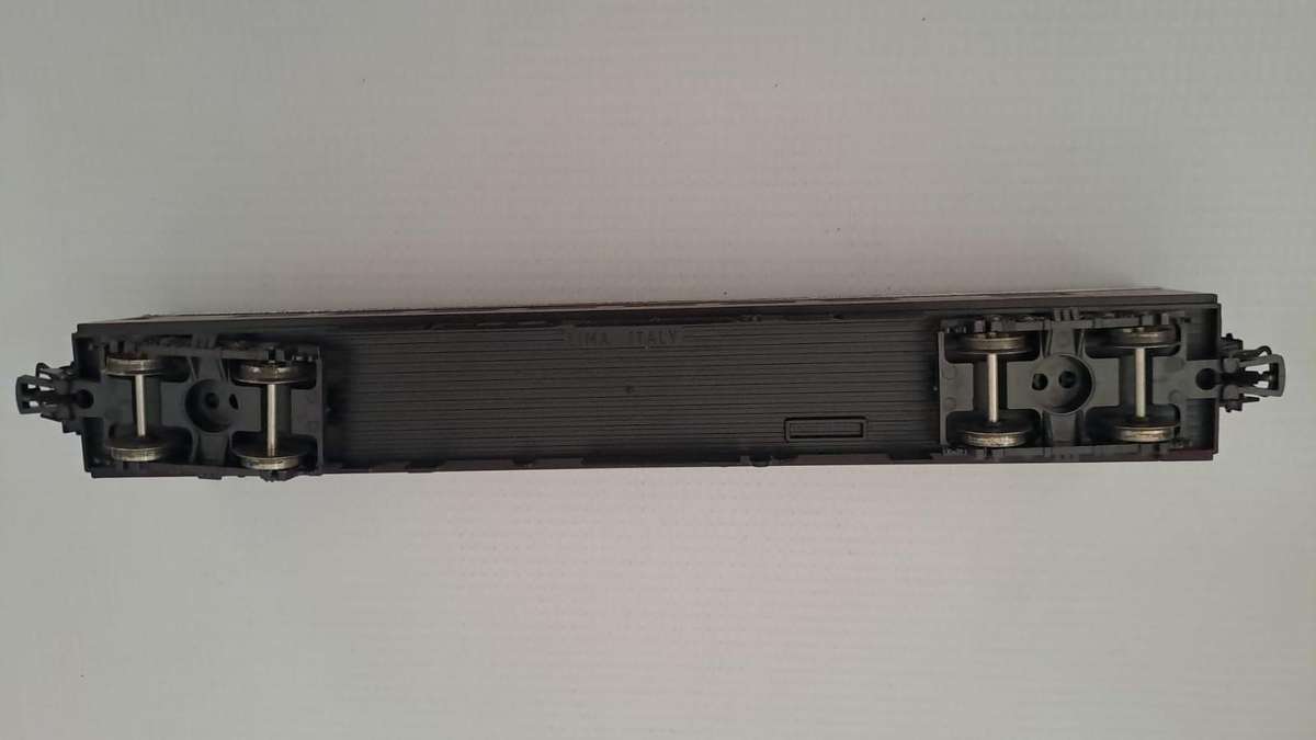 Model Trains H0-Scale SAR Trans Karoo Sabie Dining Car, metal wheels &Lima coupler Pre-owned,Unboxed