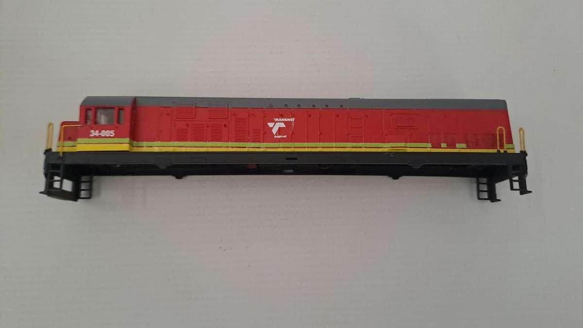 Model Trains H0-Scale SAR Transnet 34-005 Frateschi Diesel Shell Only (Metal handrails)