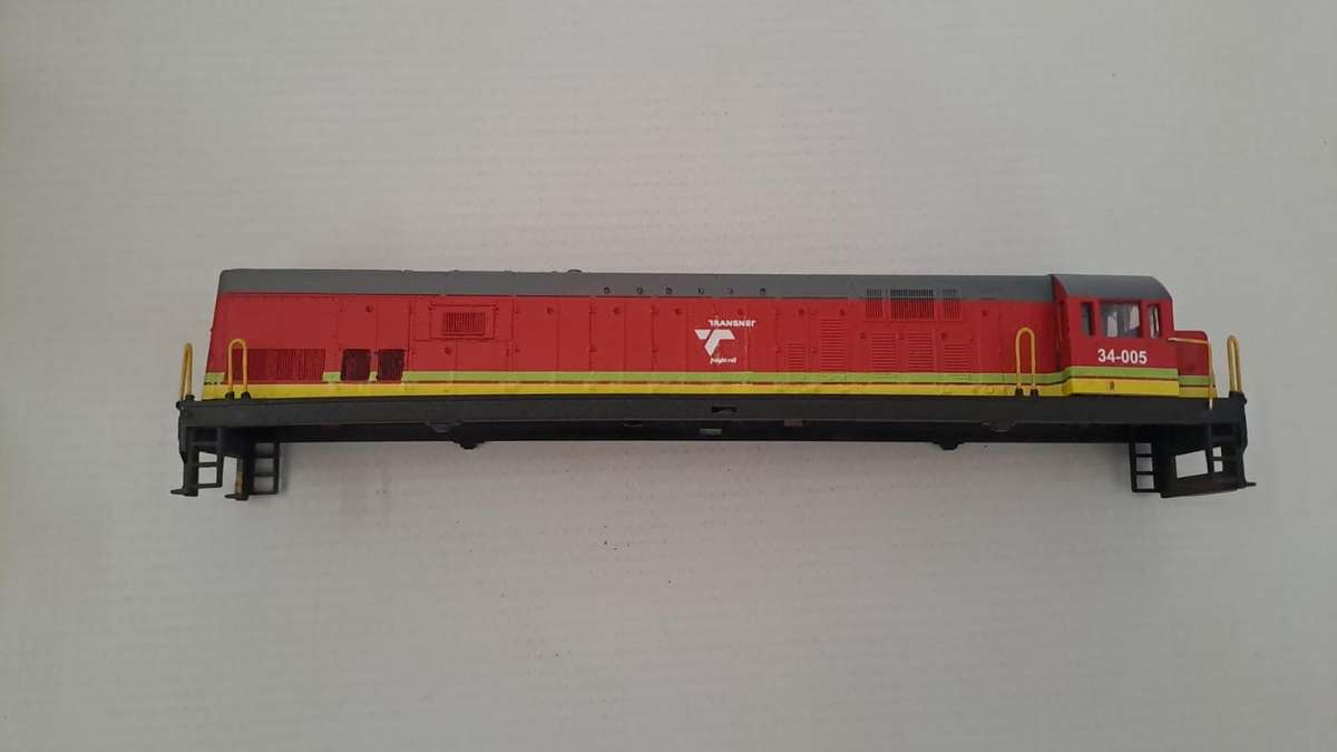 Model Trains H0-Scale SAR Transnet 34-005 Frateschi Diesel Shell Only (Metal handrails)