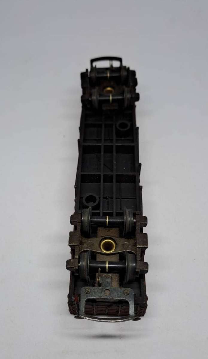Model Trains HO-Scale 1 x Tri-ang R219 Gondola, with plastic wheels & D-couplers (one missing).