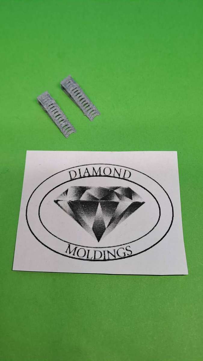 Model Trains 1/87 H0 - Ramps with grid for Cars (x2, Grey) Car not included. 19mm x 5mm x 5mm