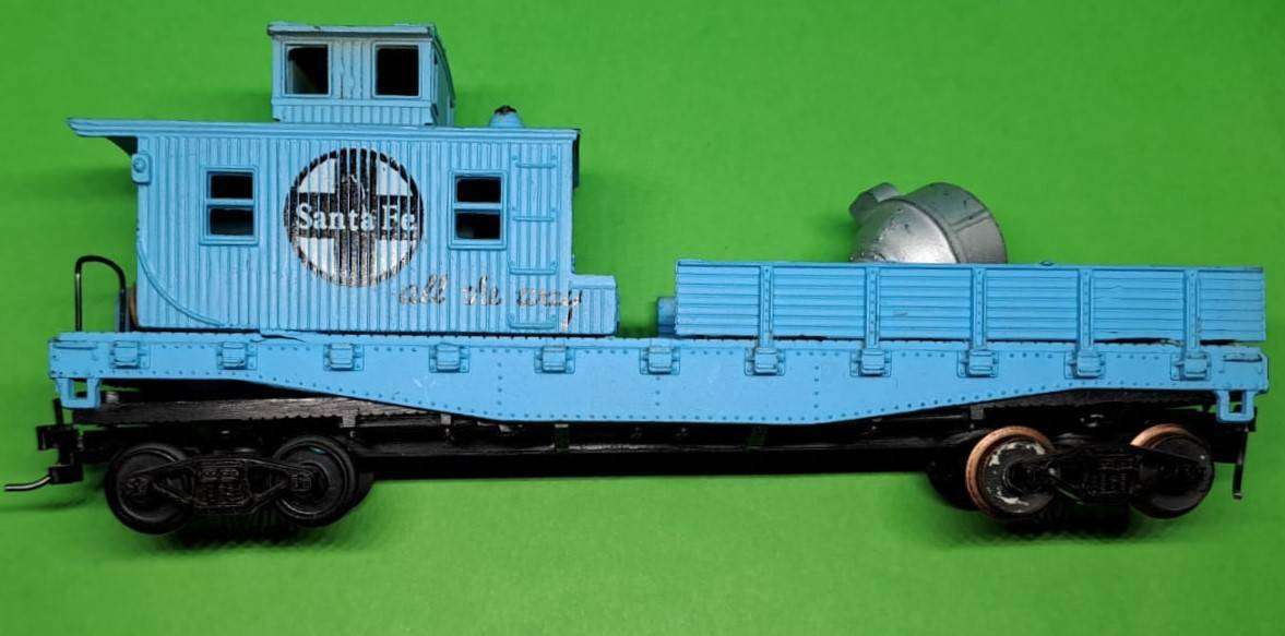 Model Trains HO 1 x Life Like Santa Fe Light Car - Light, working. Just need pick-ups for power.