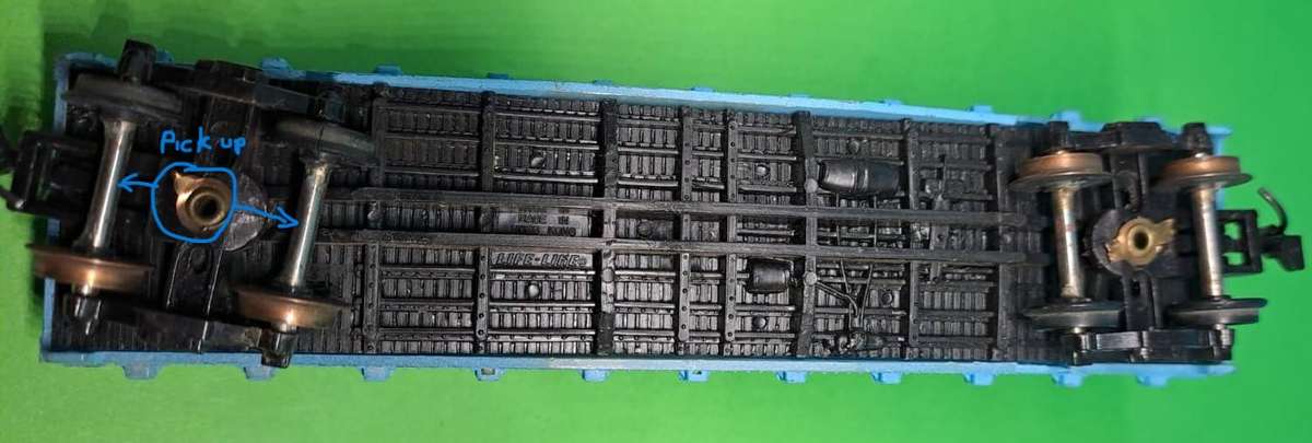 Model Trains HO 1 x Life Like Santa Fe Light Car - Light, working. Just need pick-ups for power.