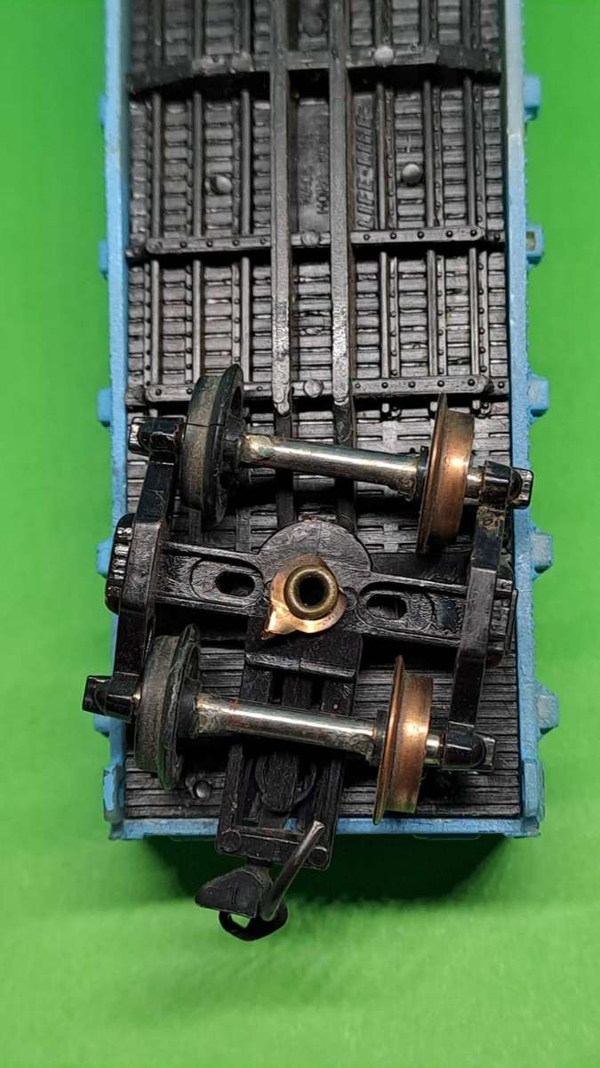 Model Trains HO 1 x Life Like Santa Fe Light Car - Light, working. Just need pick-ups for power.