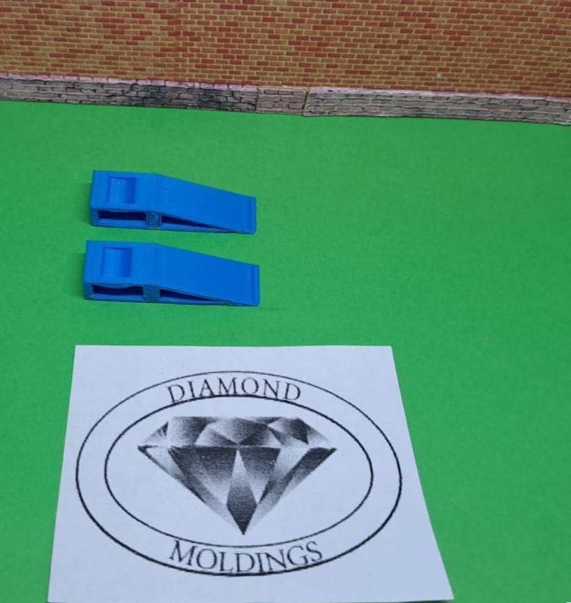 Model Trains 1/64 OO - Ramps with grid for Cars (x2, Blue) Car not included.