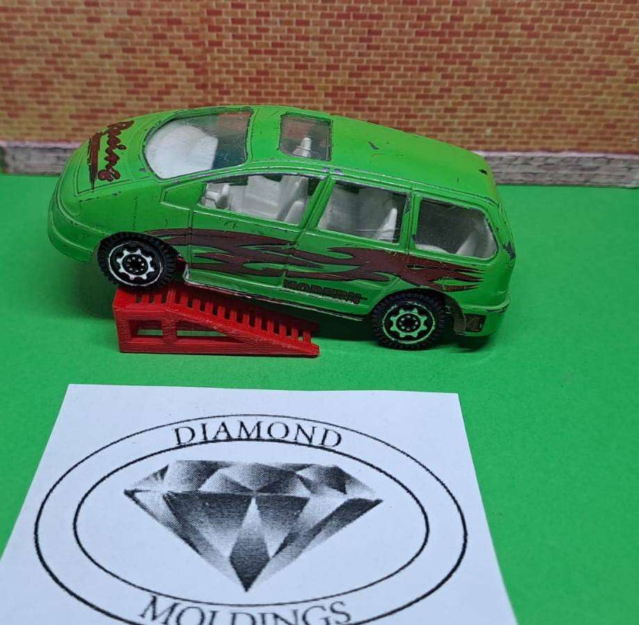 Model Trains 1/64 OO - Ramps for Cars (x2, Red)