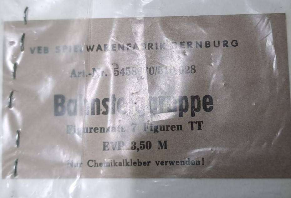 Model Trains N-Scale 1 x Bag Figures x7