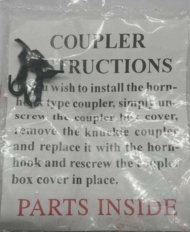 Model Trains HO 1 x Set of 2 Horn Hook Couplers.