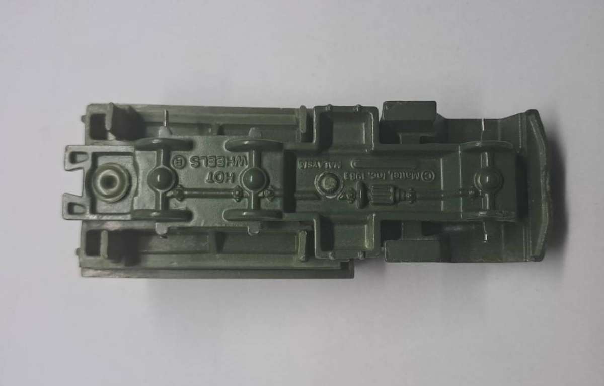 Model Trains HO/OO 1 x Hot Wheels Army Truck for scrap yard. - Mattel 1983. (no wheels).