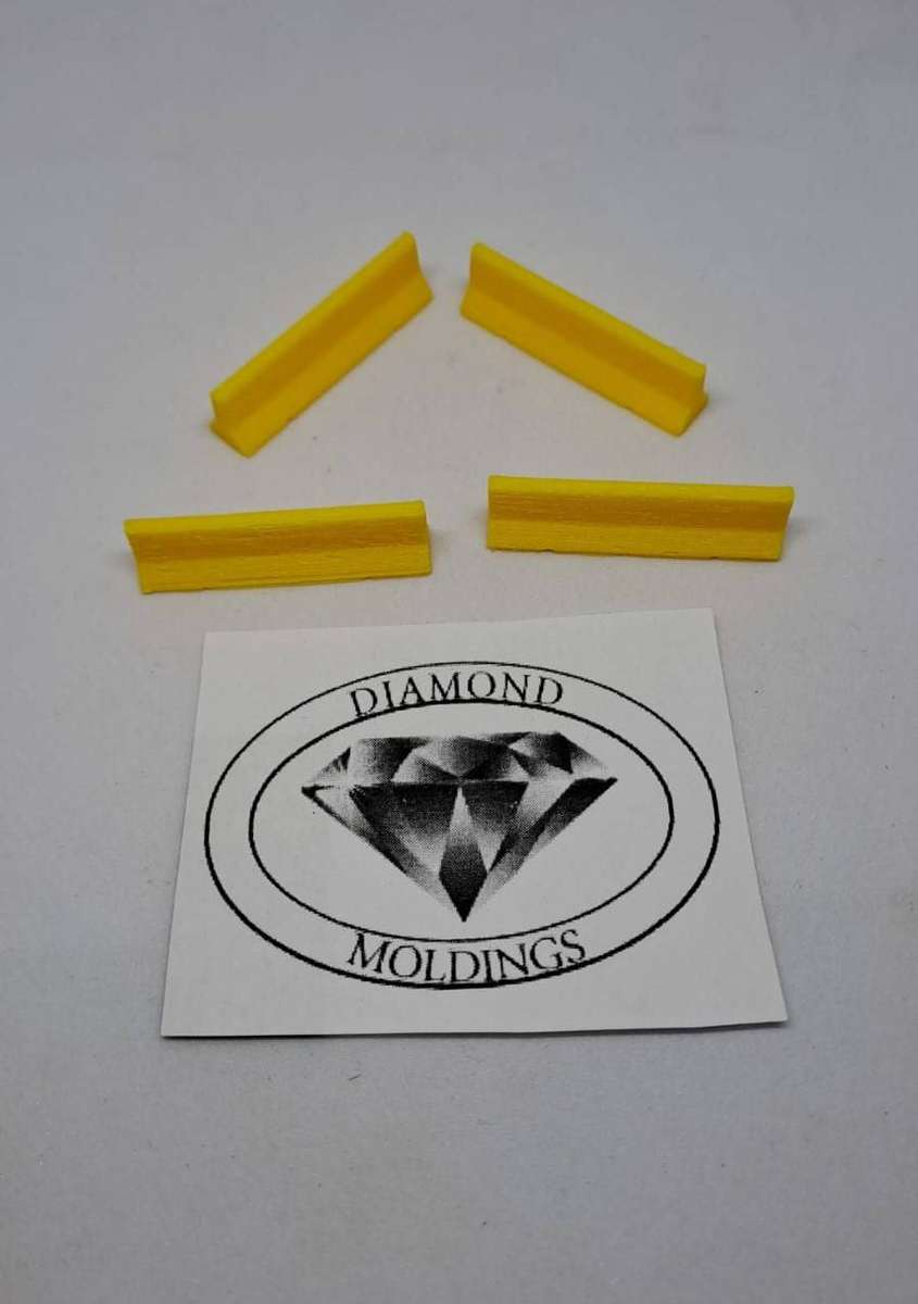 Model Trains HO 1 x Bag of Barriers (Short) x4 - 35mm x 7mm x 9mm