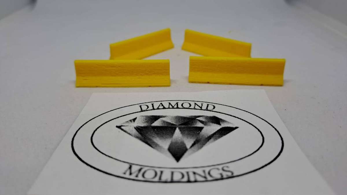 Model Trains HO 1 x Bag of Barriers (Short) x4 - 35mm x 7mm x 9mm