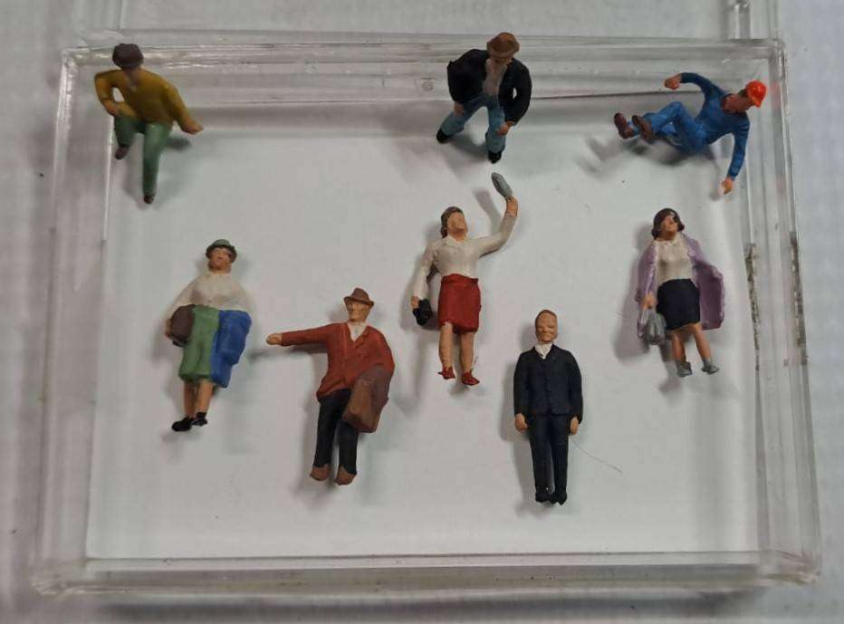 Model Trains HO 1 x Pack of Figures x 8