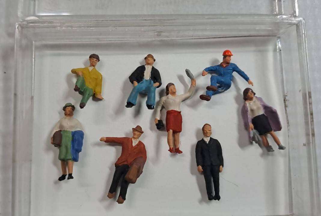 Model Trains HO 1 x Pack of Figures x 8