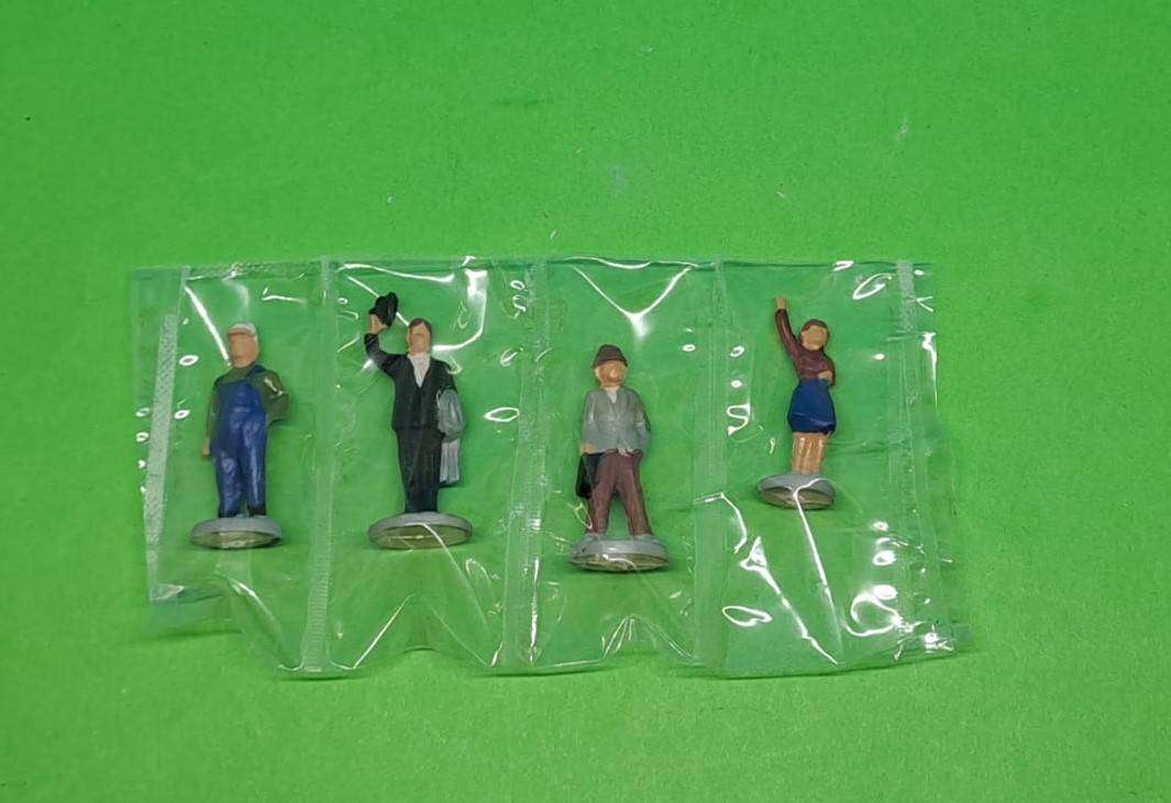 Model Trains OO/HO 1 x Pack of Figures x 3 (25mm high)