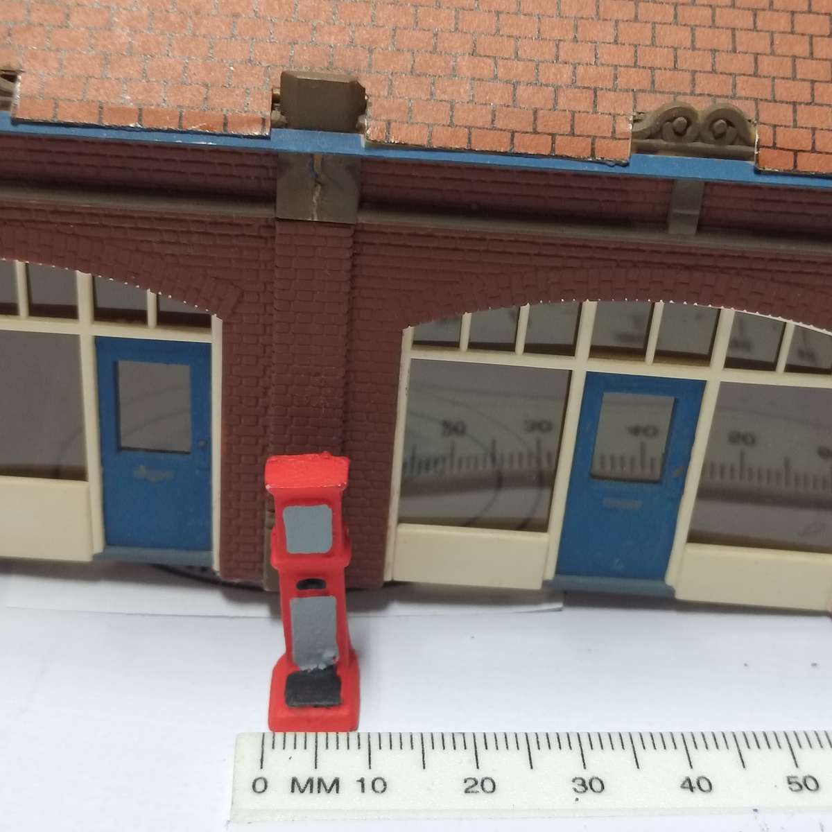 Model Trains HO - Station Scale x1 - 8mm x 11mm x 27mm
