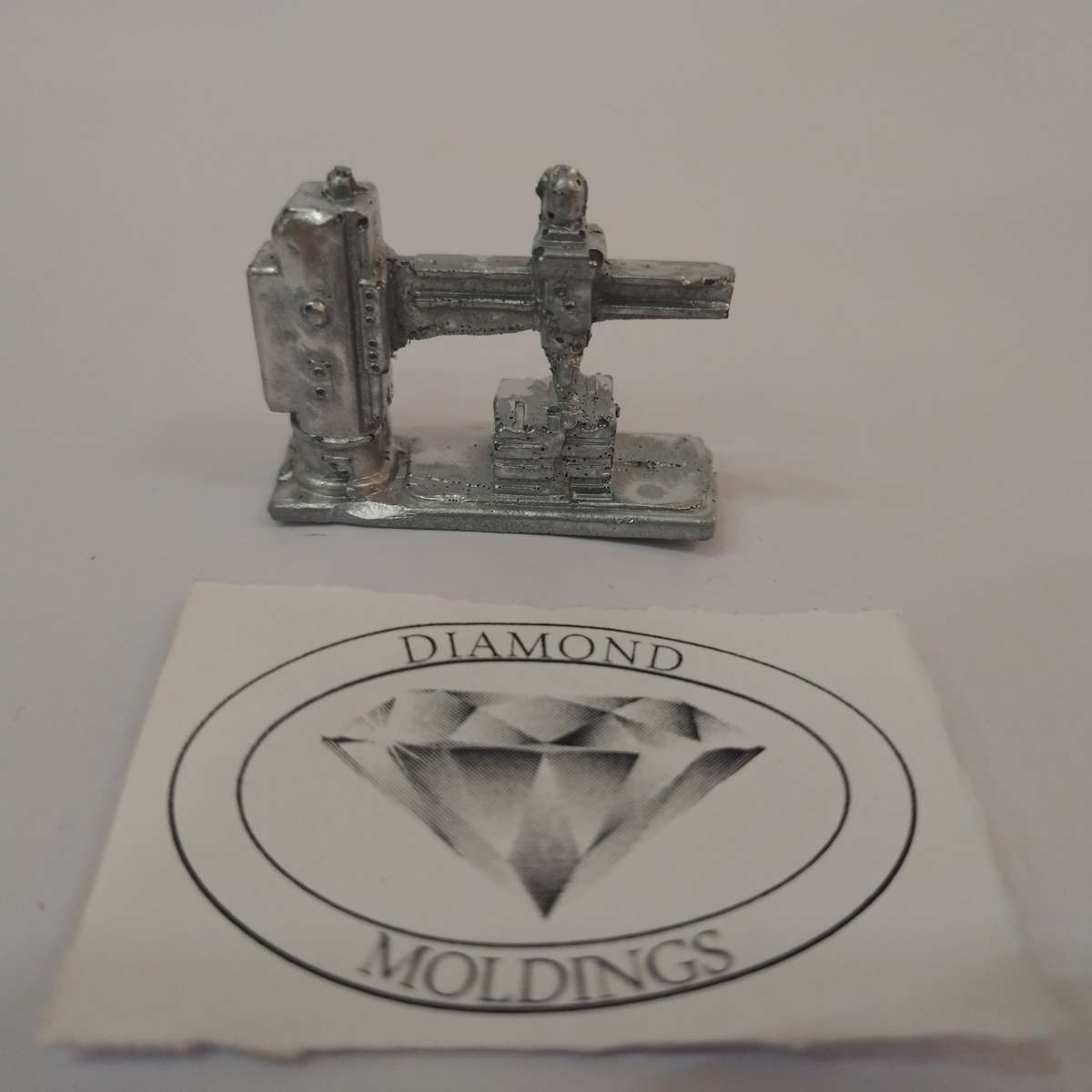 Model Trains HO-Scale - 1 x Big Drill Press - 36mm x 27mm x 19mm