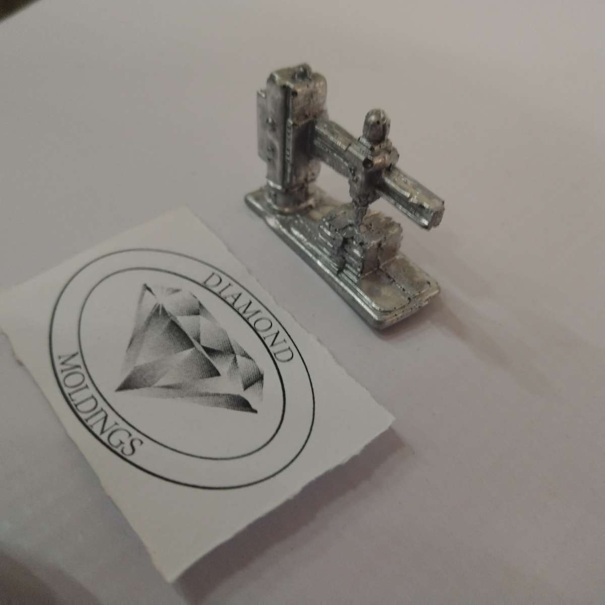 Model Trains HO-Scale - 1 x Big Drill Press - 36mm x 27mm x 19mm