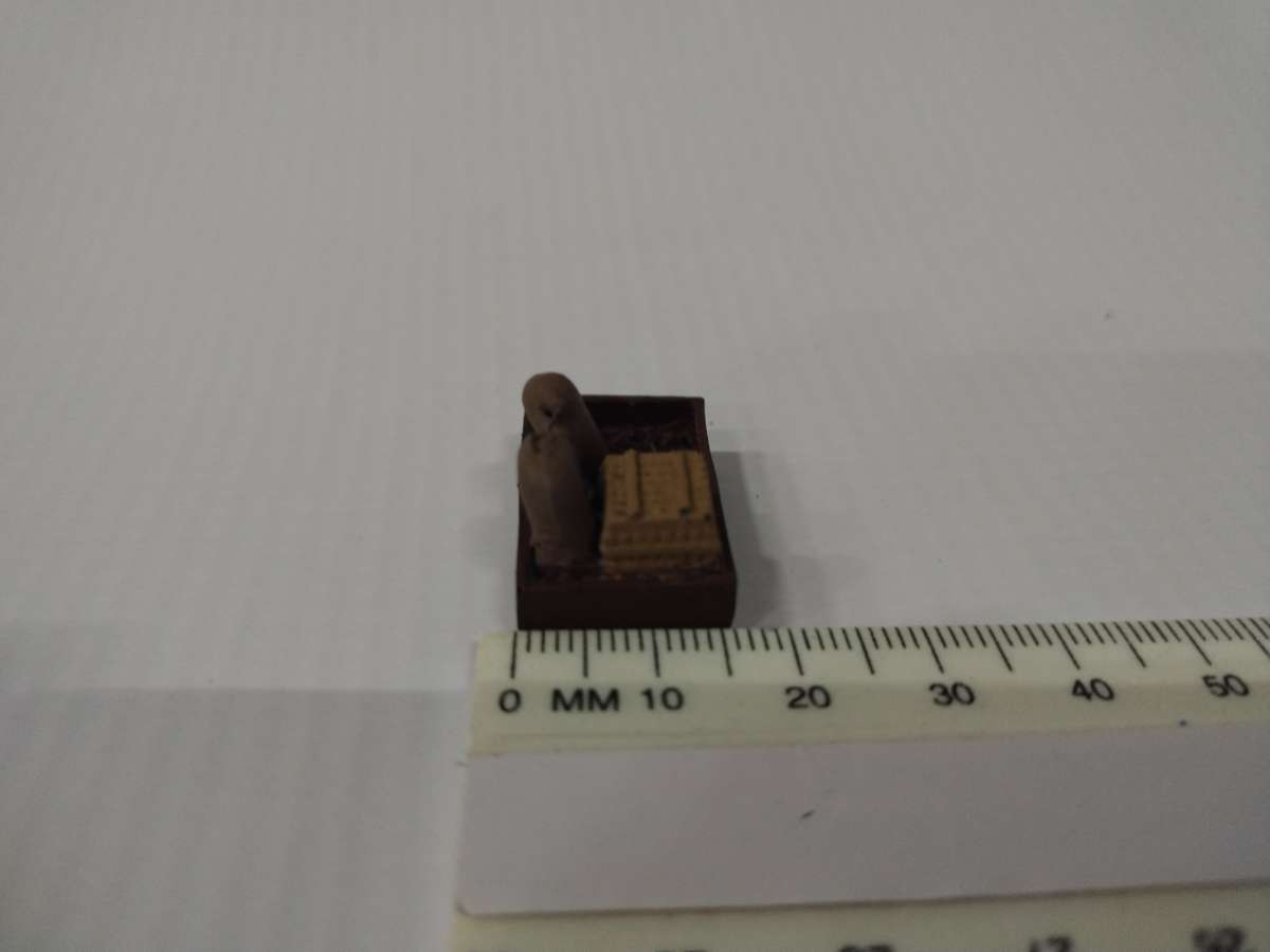 Model Trains HO-Scale - 1 x Box with Crates and bags - 24mm x 16mm x 16mm