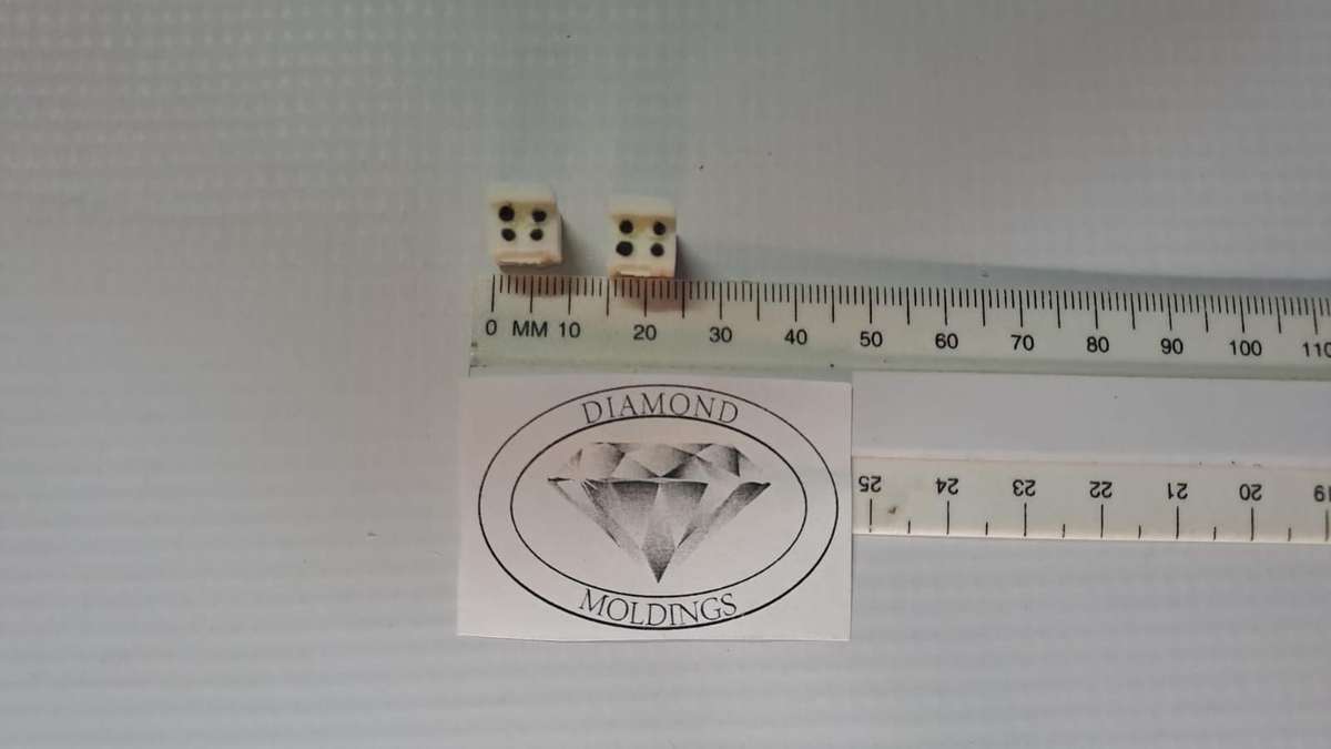 Model Trains HO-Scale - 1 x Stove (Pack of 2) - 9mm x 7mm x 13mm