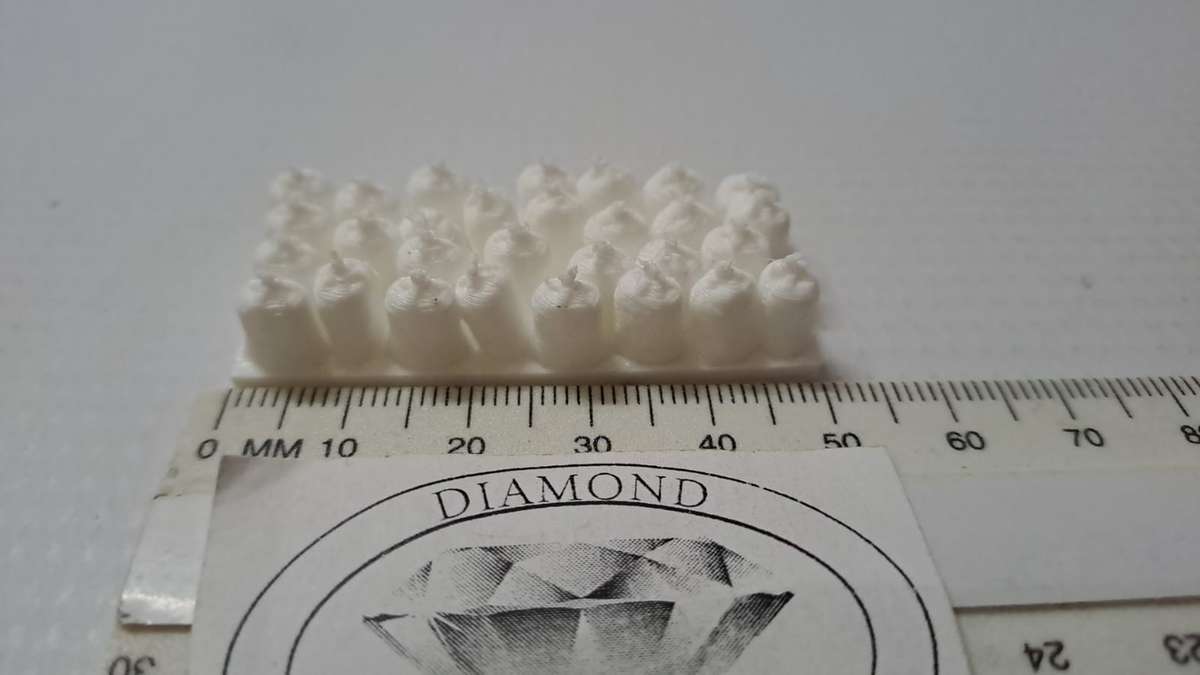 Model Trains N Scale - Flour bags x29 on pallet - 49mm x 22mm x 11mm