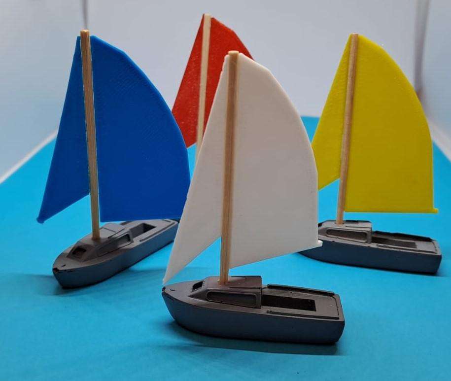 Model Trains HO 1 x Sailboat (Red Sail) - 49mm x 17mm x 72mm