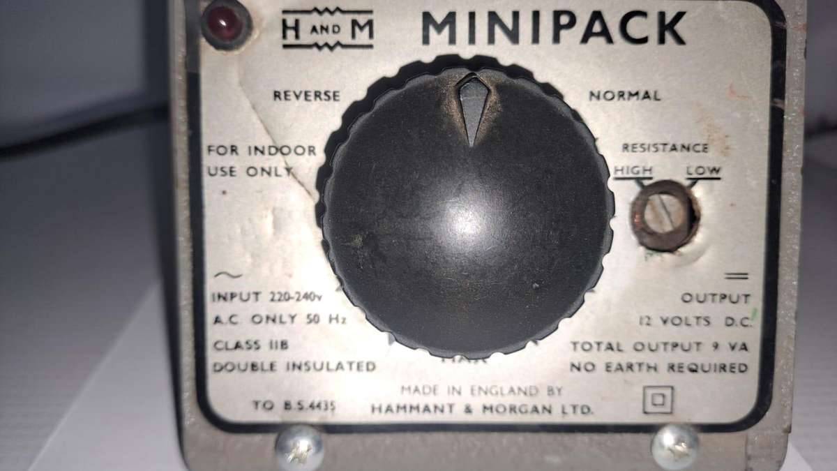 Model Trains HO 1 x Minipack Power Supply 12V (See Pic)