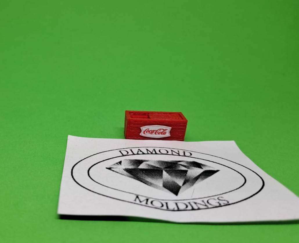 Model Trains HO 1 x Cool Drink Fridge with moving lids. - 21mm x 9mm x 9mm