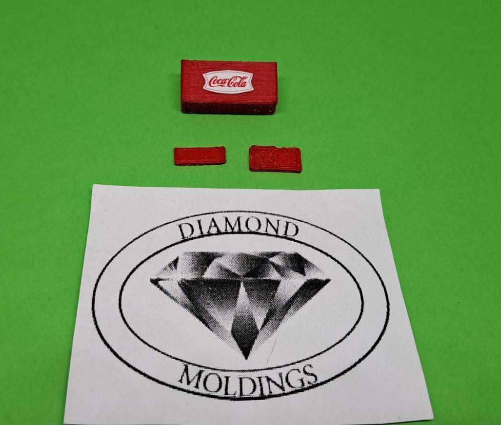 Model Trains HO 1 x Cool Drink Fridge with moving lids. - 21mm x 9mm x 9mm