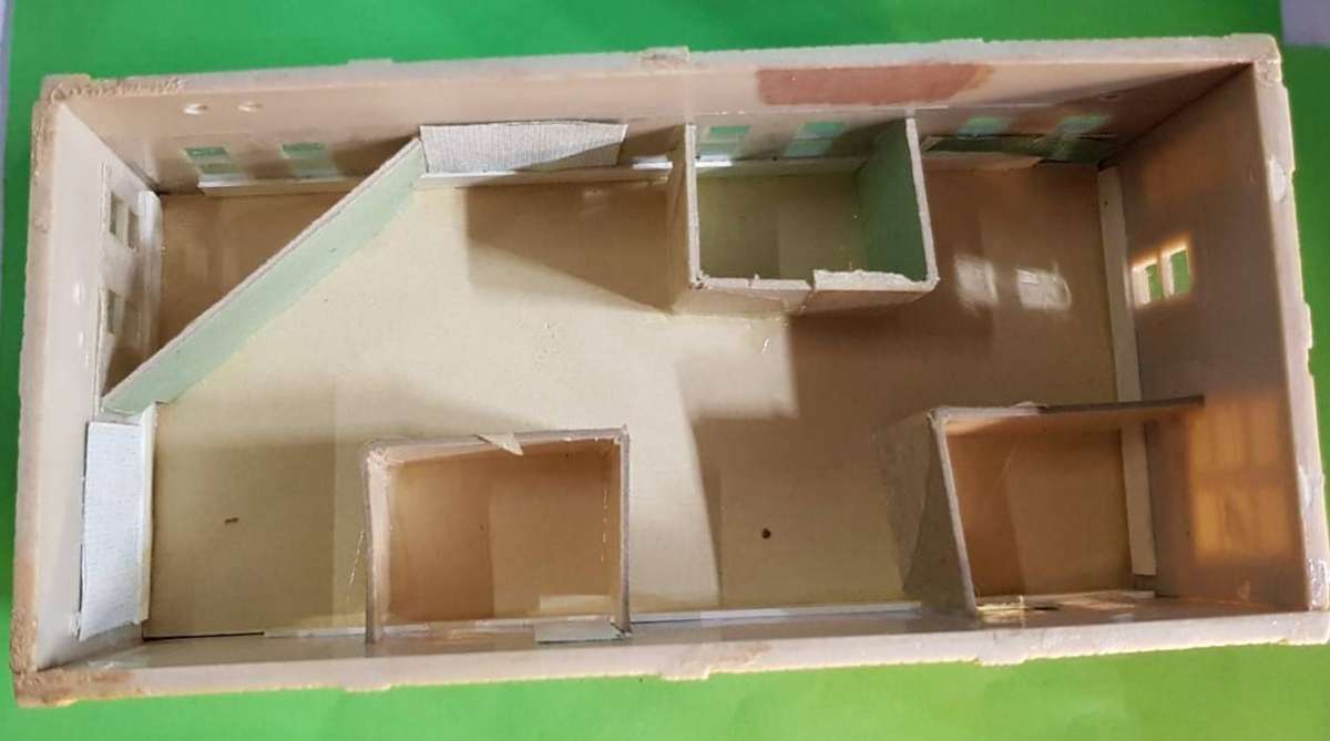 Model Trains HO 1 x R2D2 Electronics Building