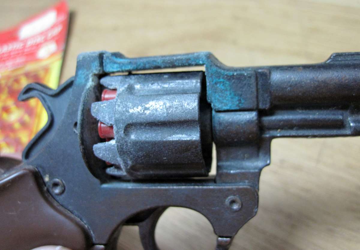 Vintage Cap Gun with 72 Caps & Silencer