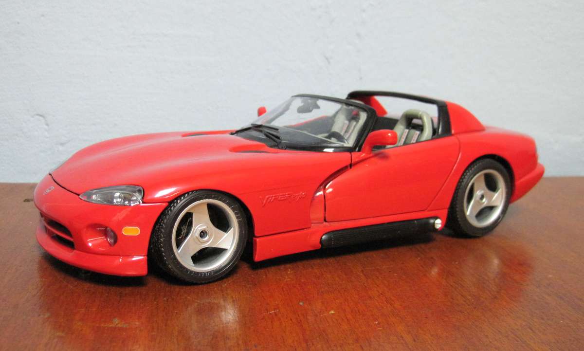 Dodge Viper RT/10 (1:18) by Bburago