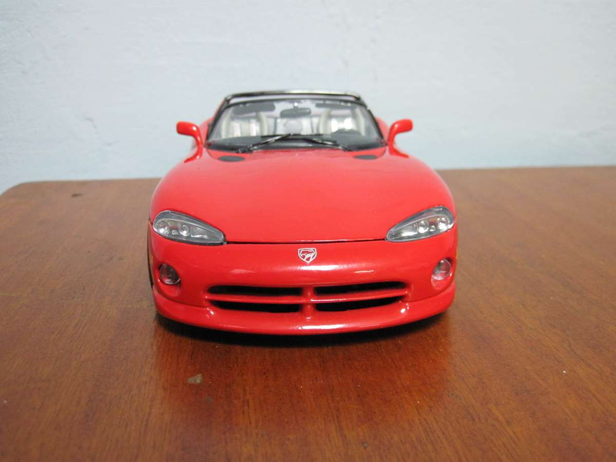 Dodge Viper RT/10 (1:18) by Bburago