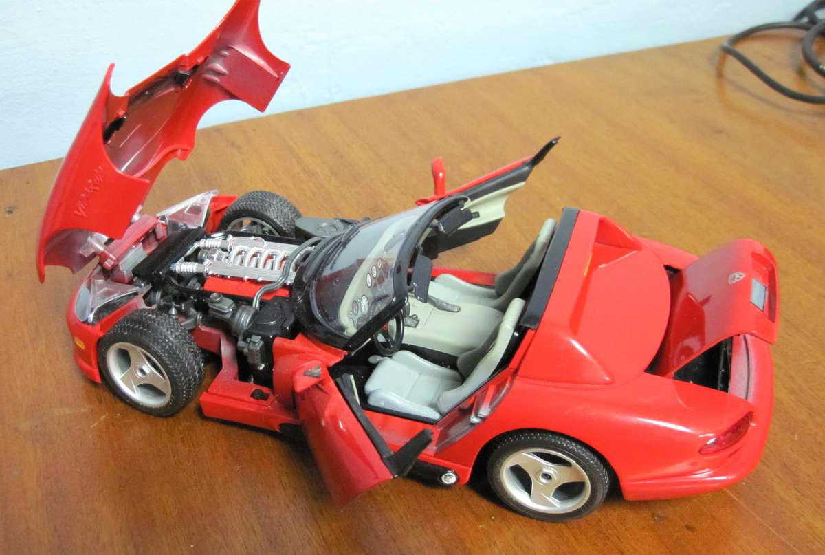 Dodge Viper RT/10 (1:18) by Bburago