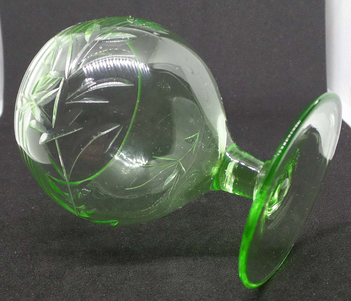 Vintage 1930s Art Deco Wheel-Cut Green Uranium Glass Dessert Coupe / Goblet - Pristine!