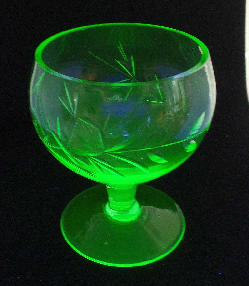 Vintage 1930s Art Deco Wheel-Cut Green Uranium Glass Dessert Coupe / Goblet - Pristine!