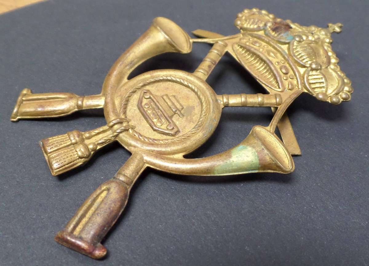 WWII Italian Light Tank cap badge - 80mm x 60mm