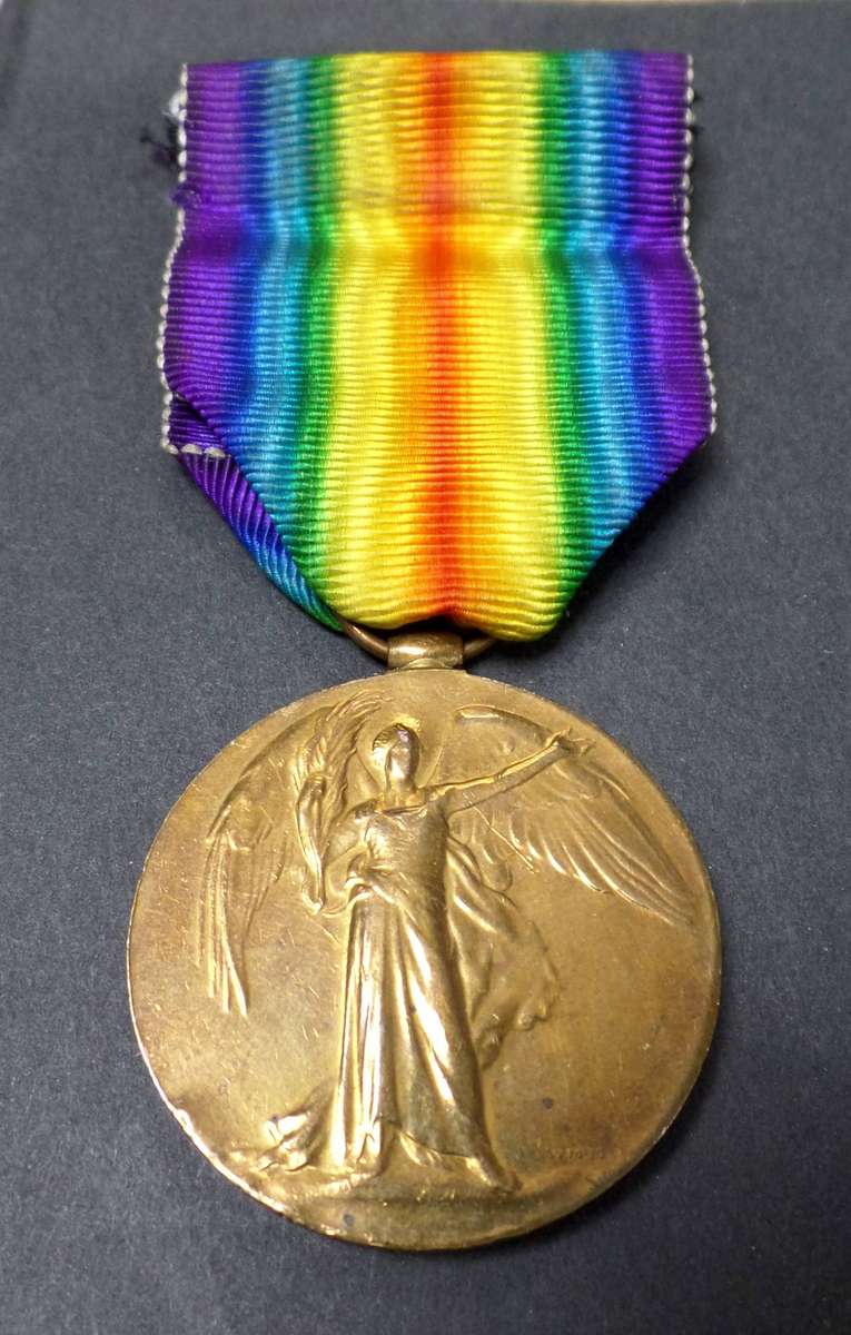WWI Victory medal awarded to PTE HW Honour 4th SAI