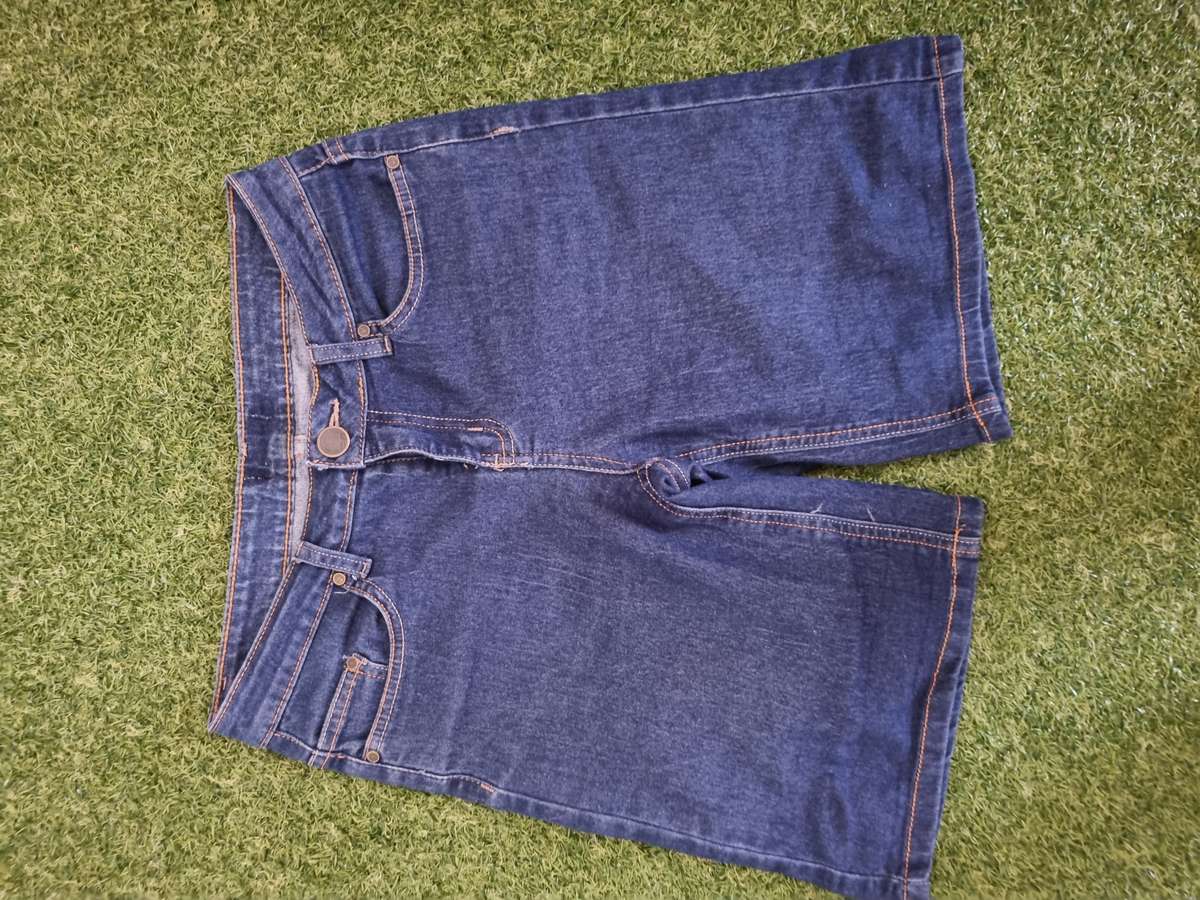 Denim short size 32