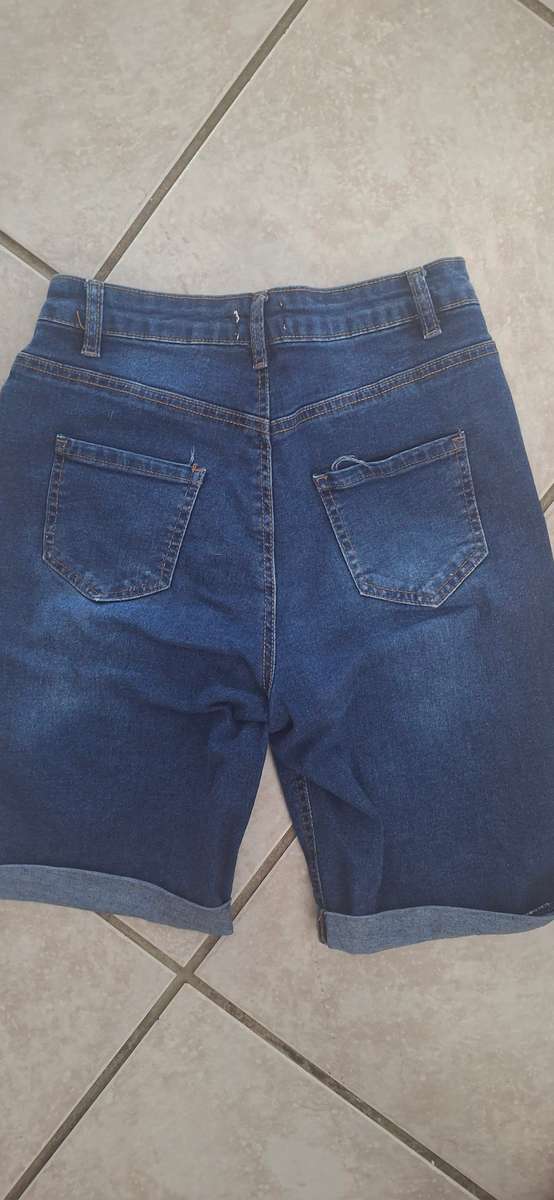 Denim jean shorts size 30