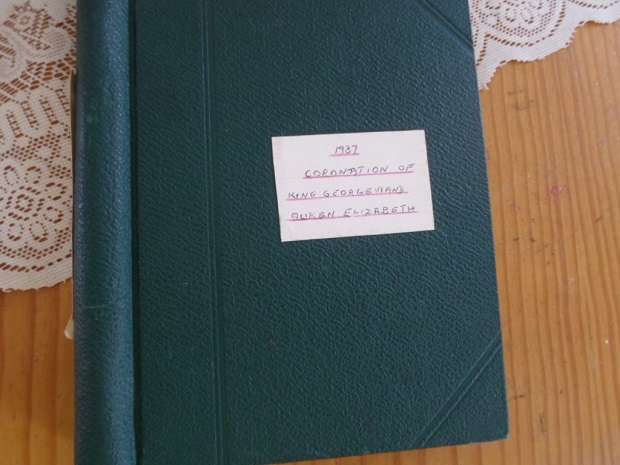 ALBUM 1937 CORONATION KING GEORGE AND QUEEN ELIZABETH GREAT COLLECTION 372 MINT AND USED STAMPS