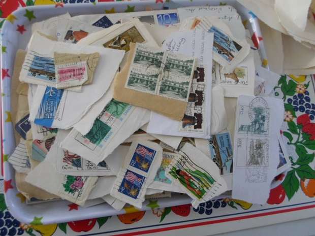 1000 X WORLD MIXED USED STAMPS ON PAPER GREAT LOT SEE PICS